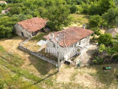 For sale - House in Voditsa,  Varna