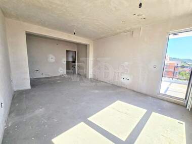 Vânzare - Apartament în Vinița,  Varna