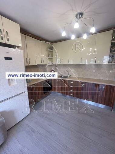 Продажба - Апартамент в Южен,  Пловдив