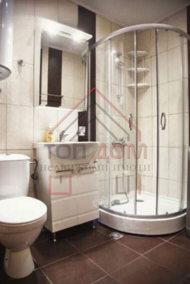 Închiriere - Apartament în Bazar Levski,  Varna