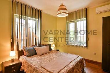 Vânzare - Apartament în Center,  Varna