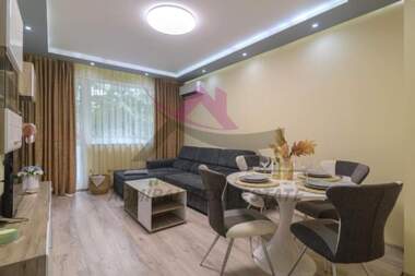 Închiriere - Apartament în Ceaîka,  Varna