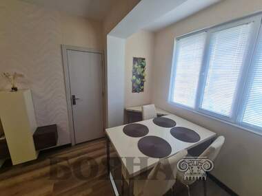 Închiriere - Apartament în Zdraveț Iztok,  Ruse