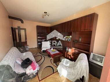 Продажа - Этаж дома в Училищни,  Хасково
