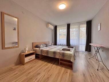 Închiriere - Apartament în Lazur,  Burgas