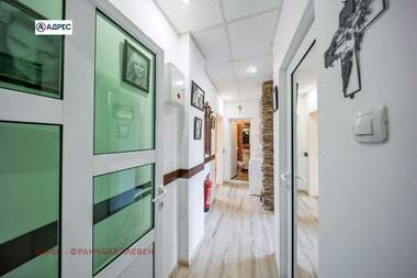 Vânzare - Apartament în Aprilți,  Lovece
