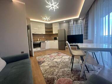 Miete - Wohnung in Mladejki halm,  Plowdiw