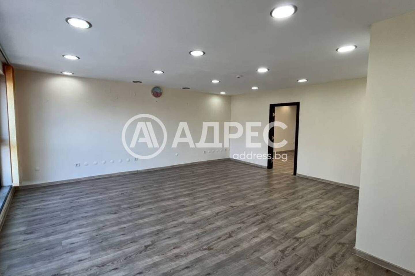 Офис в Колхозен пазар, Варна – снимка 5