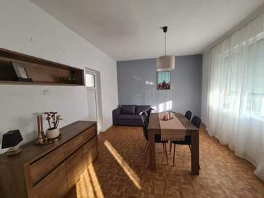Închiriere - Apartament în Uceiliștini,  Haskovo