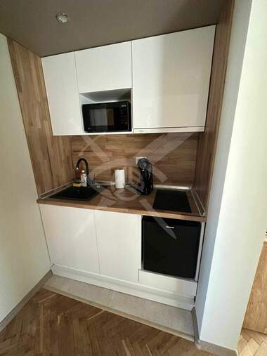 Închiriere - Apartament în VINS - Ceerven ploștiad,  Varna