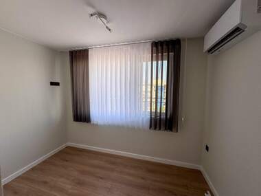 Miete - Wohnung in Wazrajdane,  Burgas