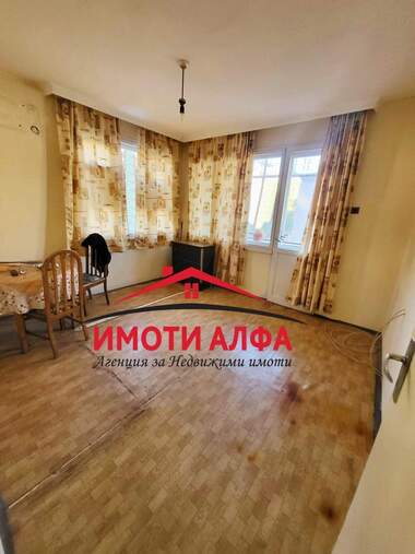Продажа - Этаж дома в Овчарски,  Хасково