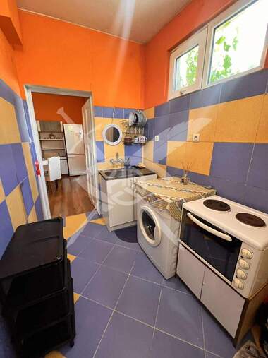 For rent - Floor of a house in Kolhozen pazar,  Varna