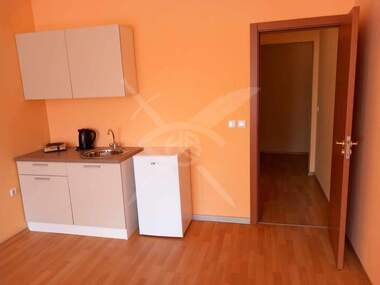 Închiriere - Apartament în Kolhozen pazar,  Varna