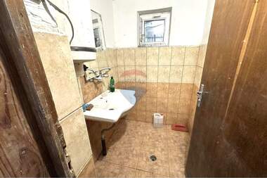 For rent - Storage Unit in Promishlena zona - Zapad,  Ruse