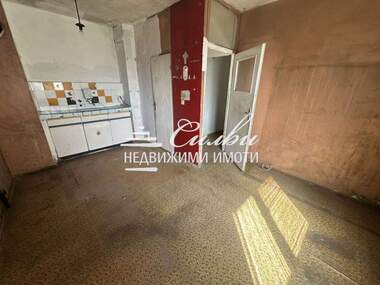 Продажба - Апартамент в Запад-1,  Търговище