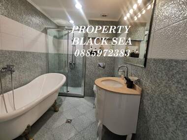Продажа - Квартира в Център,  Бургас