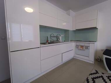 Închiriere - Apartament în Zornița,  Burgas