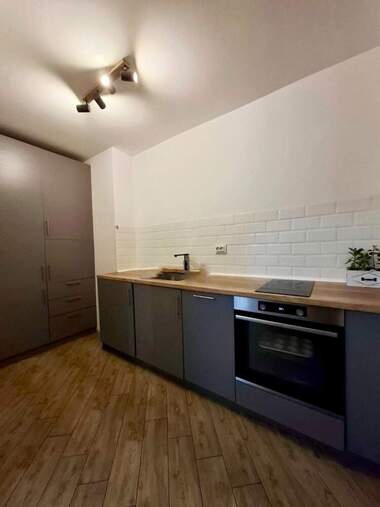 Miete - Wohnung in Wazrajdane,  Burgas
