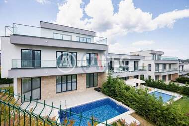 For sale - House in Vinica,  Varna