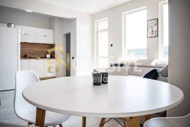 Miete - Wohnung in Winiza,  Warna