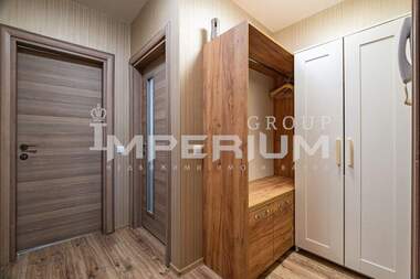 Închiriere - Apartament în Levski,  Varna