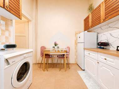 Închiriere - Apartament în Center,  Sofia