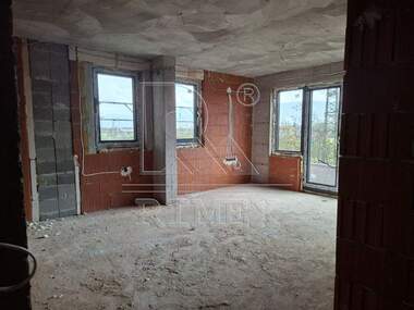 Продажба - Апартамент в Остромила,  Пловдив