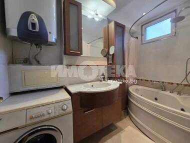 Închiriere - Apartament în Stariat grad,  Plovdiv