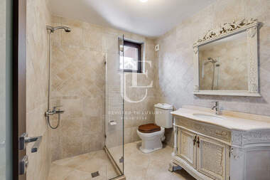 Închiriere - Apartament în Simeonovo,  Sofia