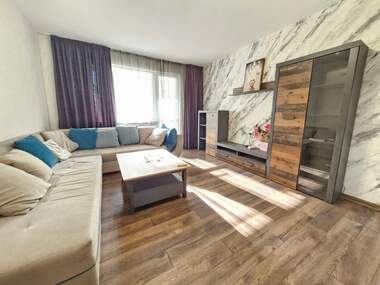 Închiriere - Apartament în Văzrajdane,  Burgas