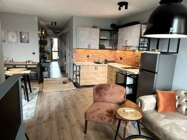 Închiriere - Apartament în Pobeda,  Varna