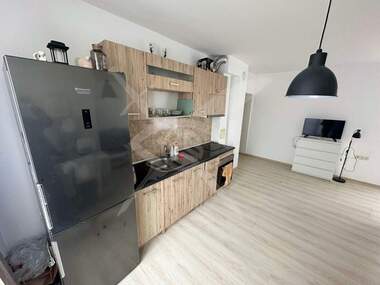 Miete - Wohnung in Pobeda,  Warna