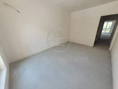 For sale - Apartment in Iujen,  Plovdiv