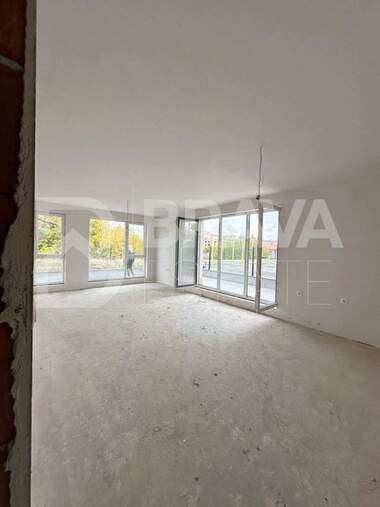 Продажба - Апартамент в Остромила,  Пловдив