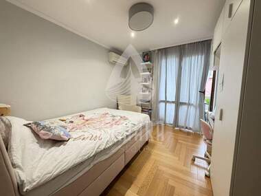 Verkauf - Wohnung in Üjen,  Plowdiw