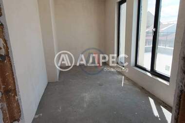 Продажба - Апартамент в Колхозен пазар,  Варна