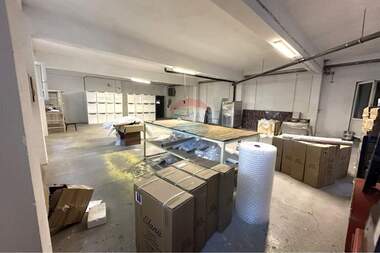 For rent - Storage Unit in Promishlena zona - Zapad,  Ruse
