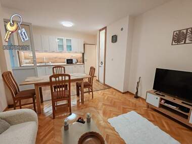 Închiriere - Apartament în Ideal City Center,  Pleven