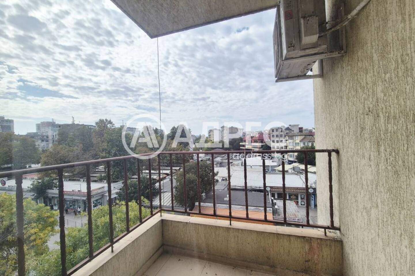Cu trei camere Apartament în Zimno kino Trakia, Varna – fotografia 6