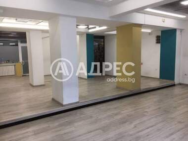 Ενοίκιο - Κατάστημα σε Център,  София