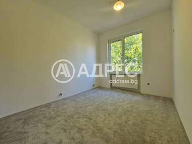 Kira - Apartman olarak Oborishte,  Sofia