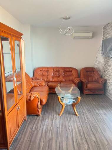 Închiriere - Apartament în Hristo Smirnenski,  Plovdiv