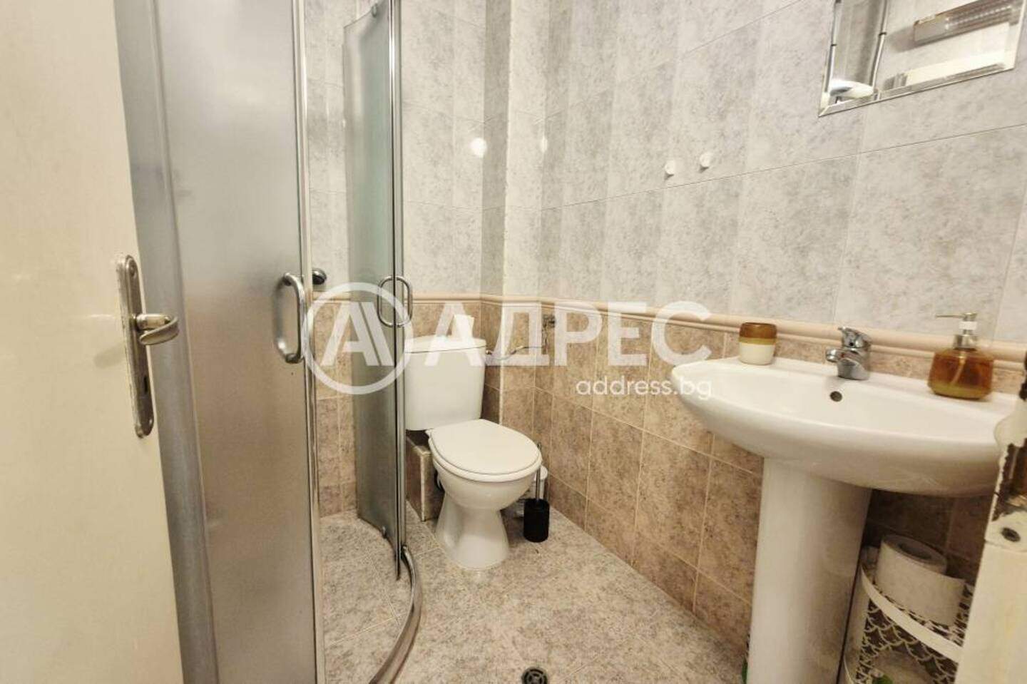 Cu trei camere Apartament în HEI, Varna – fotografia 10