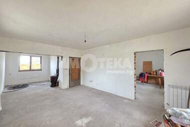 For sale - House in Voluiak,  Sofia