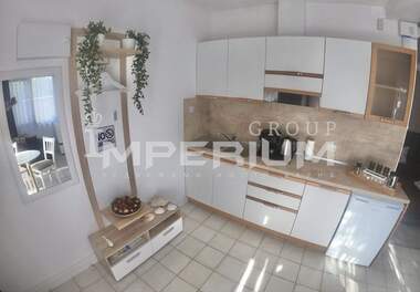 Închiriere - Apartament în Vinița,  Varna