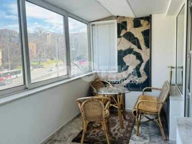 Închiriere - Apartament în Stariat grad,  Plovdiv