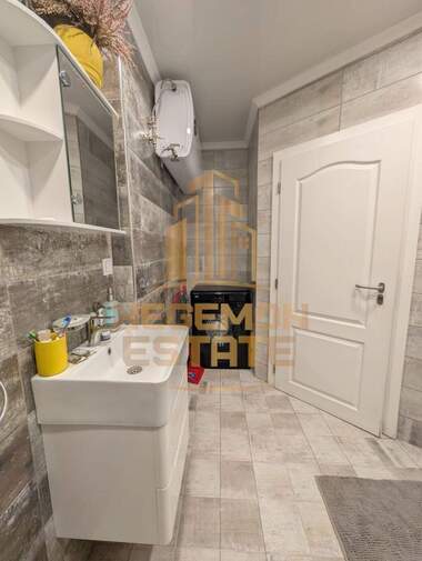 Vânzare - Apartament în Center,  Varna
