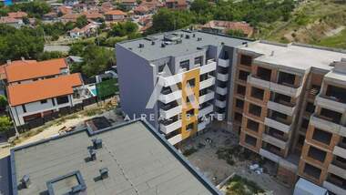 Продажба - Цяла сграда в Широк Център,  Плевен