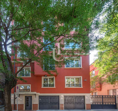 Kira - Apartman olarak Oborishte,  Sofia